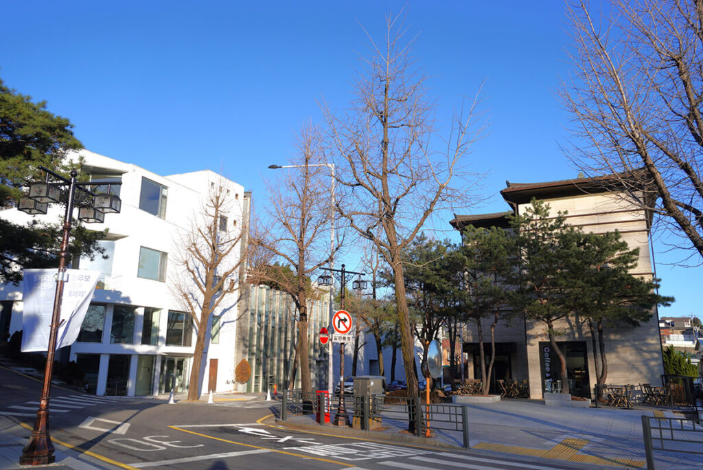 春秋門近くのドラマロケ地