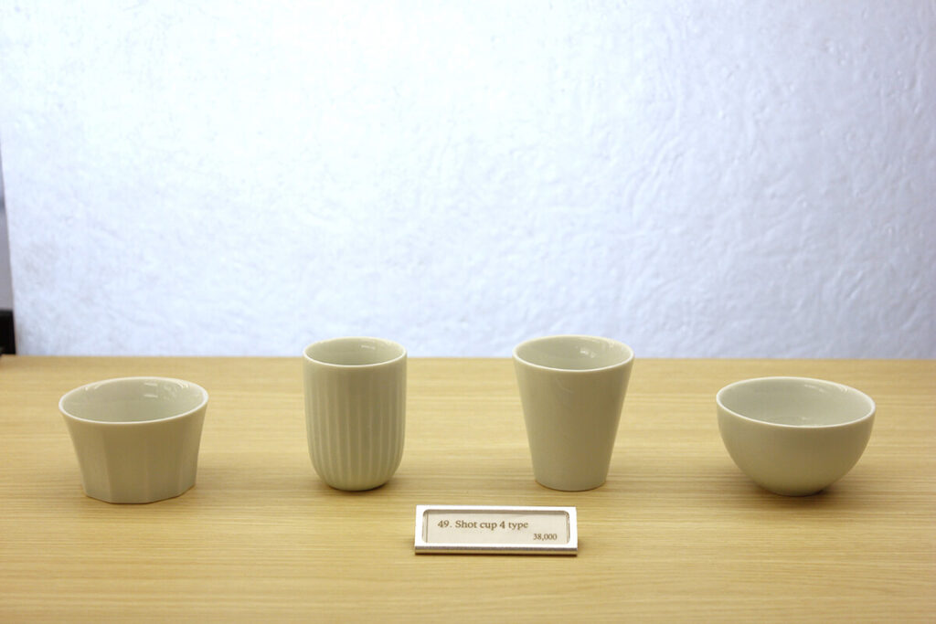 セラミックテーブルウェアブランドの「MUJAGI」のカップ
